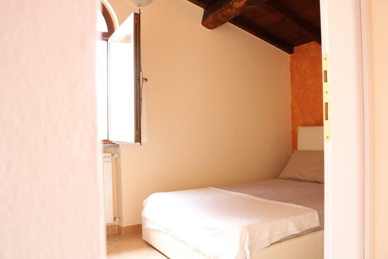 Casa Vacanze Elena Rometta Ngoại thất bức ảnh